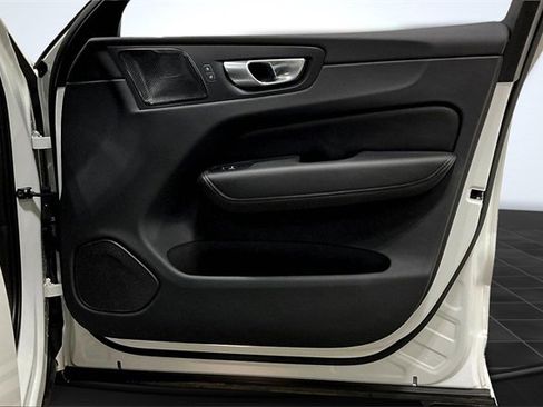 Certified 2023 Volvo XC60 B5 Plus image 24