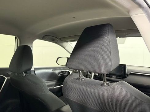Used 2019 Toyota RAV4 LE image 31