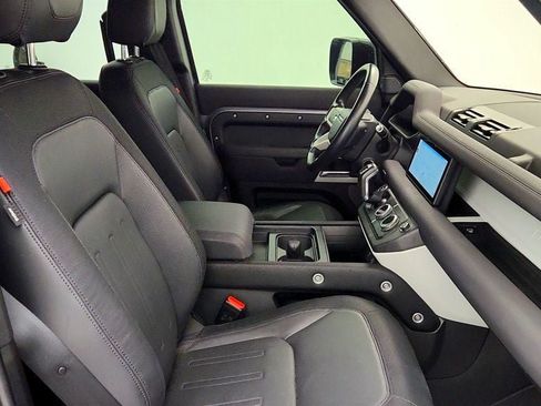 Used 2022 Land Rover Defender 110 X-Dynamic SE AWD/4WD image 25