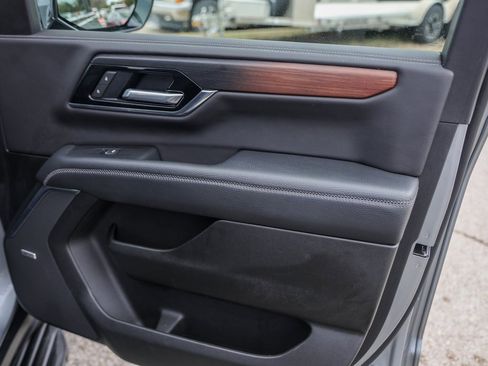 Used 2025 GMC Yukon Denali image 30