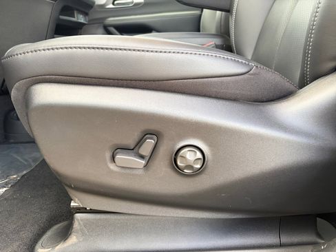 New 2026 Chrysler Pacifica Select image 16