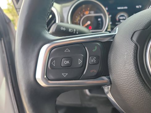 Used 2023 Jeep Wrangler Unlimited Sahara AWD/4WD image 26