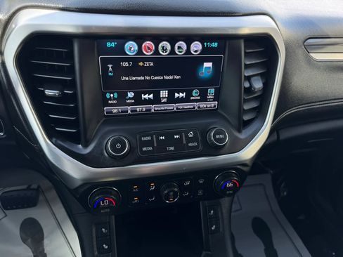 Used 2018 GMC Acadia SLT AWD/4WD image 17