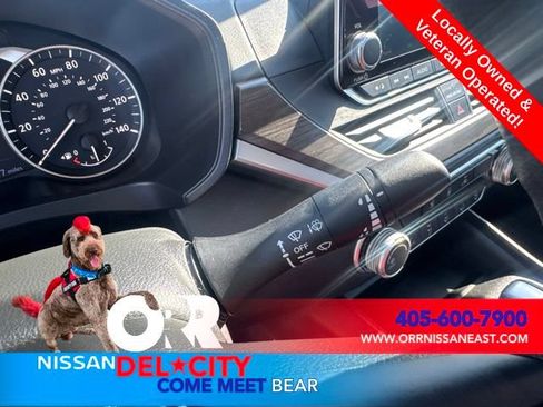 Used 2025 Nissan Altima 2.5 SV FWD image 17