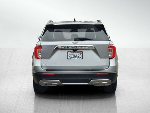 Certified 2022 Ford Explorer XLT w/ Equipment Group 202A image 5