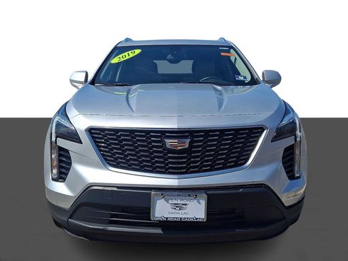 Used 2019 Cadillac XT4 Luxury w/ Cold Weather Package image 2