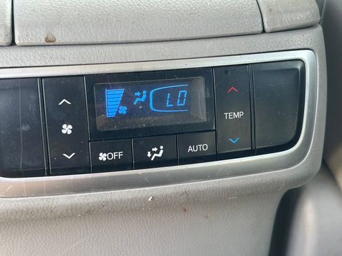 Used 2018 Toyota Highlander Limited FWD image 24