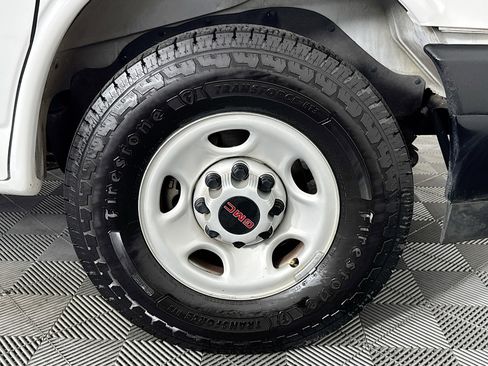 Used 2023 GMC Savana 2500 Extended w/ Driver Convenience Package image 25