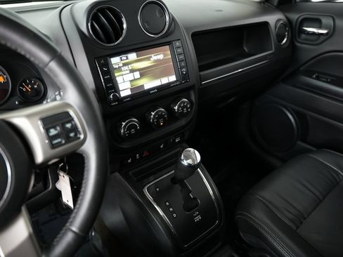 Used 2016 Jeep Patriot High Altitude image 18