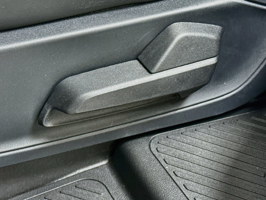 Used 2025 Ford Explorer ST-Line RWD image 35