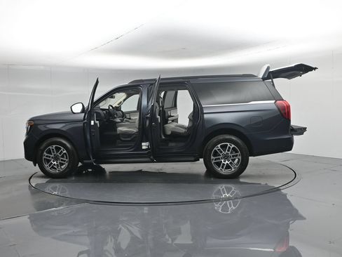 Used 2025 Ford Expedition Max Active RWD image 42