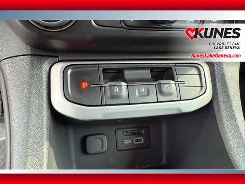 Used 2023 GMC Acadia SLT image 36