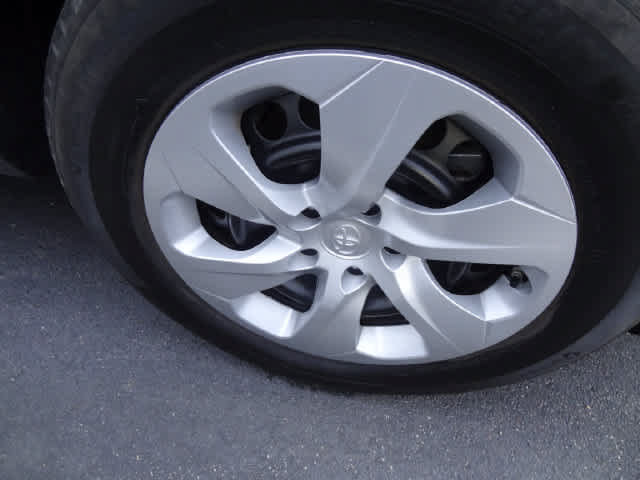 Used 2025 Toyota RAV4 LE AWD/4WD image 13
