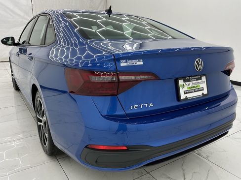 Used 2023 Volkswagen Jetta Sport FWD image 9