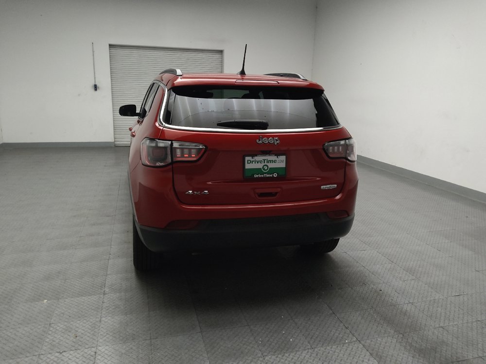 Used 2025 Jeep Compass Latitude w/ Sun & Sound Group AWD/4WD image 6