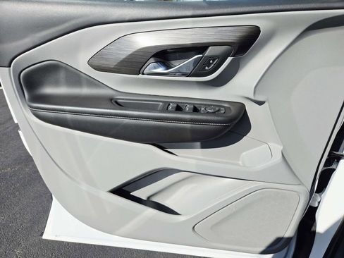 Used 2023 GMC Terrain SLE w/ Driver Convenience Package image 34