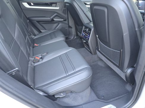 New 2026 Porsche Cayenne E-Hybrid image 13