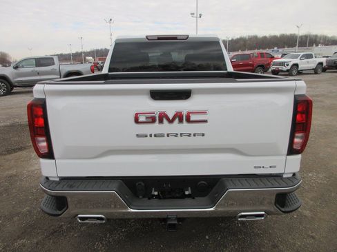 New 2026 GMC Sierra 1500 SLE image 6