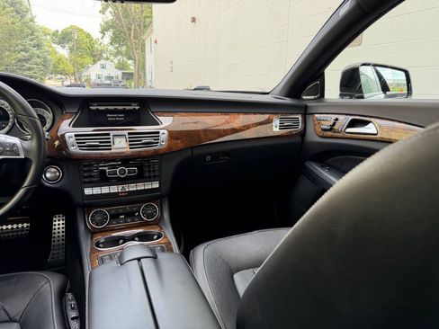 Used 2014 Mercedes-Benz CLS 550 4MATIC image 33