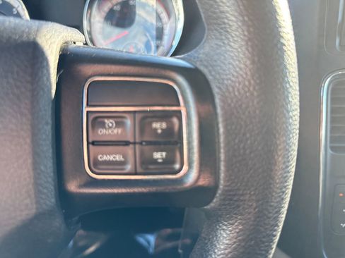 Used 2019 Dodge Grand Caravan SE image 25