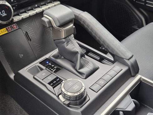 New 2026 Toyota 4Runner Limited AWD/4WD image 18