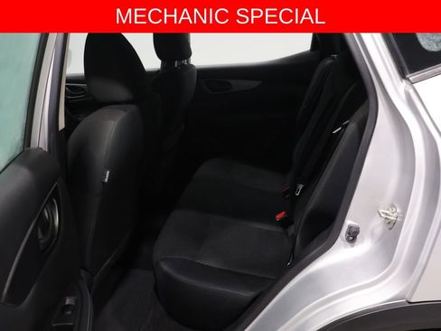 Used 2019 Nissan Rogue Sport S image 14