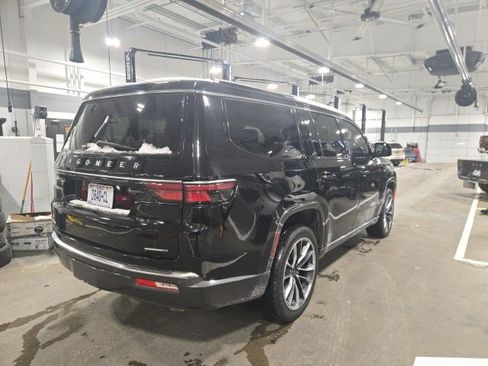 Used 2022 Jeep Wagoneer Series III w/ Premium Group I image 5
