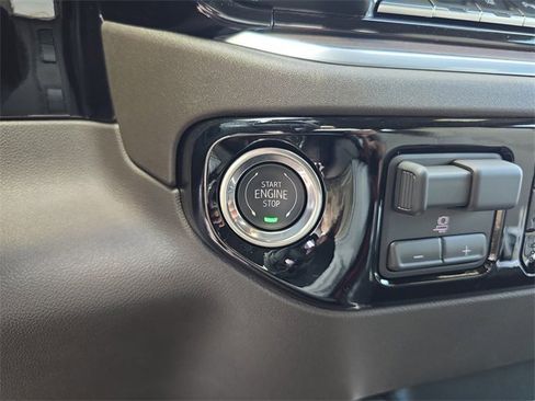 New 2025 GMC Sierra 2500 SLT w/ SLT Premium Package image 29