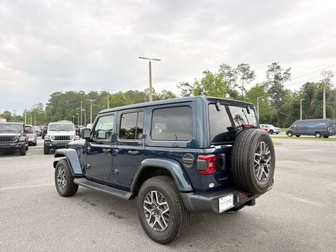 Used 2025 Jeep Wrangler Unlimited Sahara w/ Safety Group AWD/4WD image 6