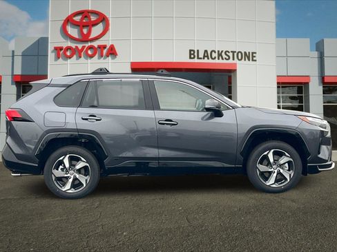 Certified 2025 Toyota RAV4 SE image 2