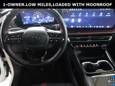 Used 2024 Chevrolet Traverse RS image 11