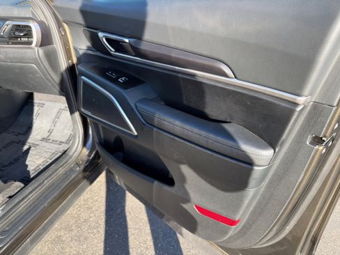 Used 2024 Kia Telluride S w/ S Sunroof Package image 11