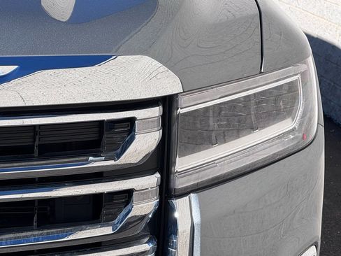 Used 2023 GMC Acadia SLE w/ Driver Convenience Package image 5