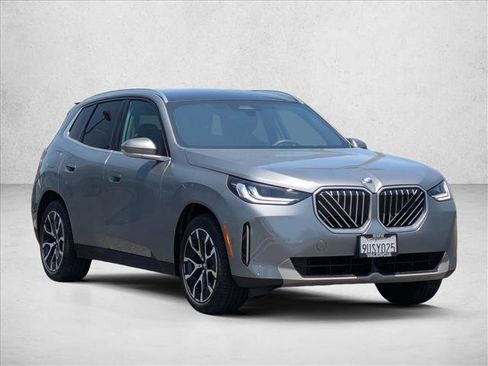 Used 2025 BMW X3 xDrive30 w/ Convenience Package AWD/4WD image 3