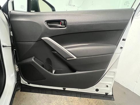 Used 2024 Toyota Corolla Cross AWD Hybrid image 11