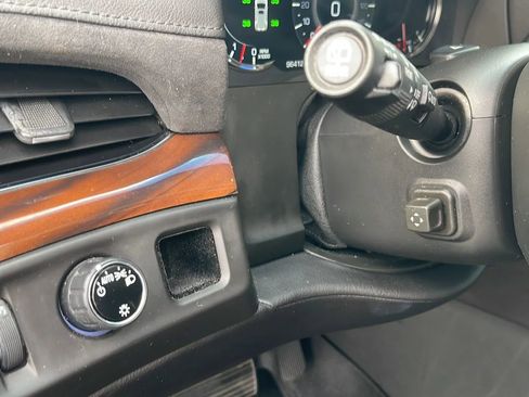 Used 2017 Cadillac Escalade ESV Premium Luxury image 24