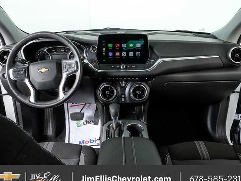 Used 2025 Chevrolet Blazer LT image 17