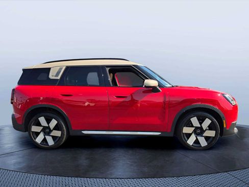 Certified 2025 MINI Cooper Countryman S w/ Comfort Package Max AWD/4WD image 7