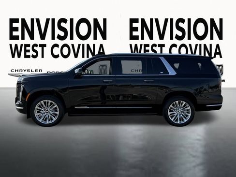 Used 2025 Cadillac Escalade ESV Premium Luxury image 6