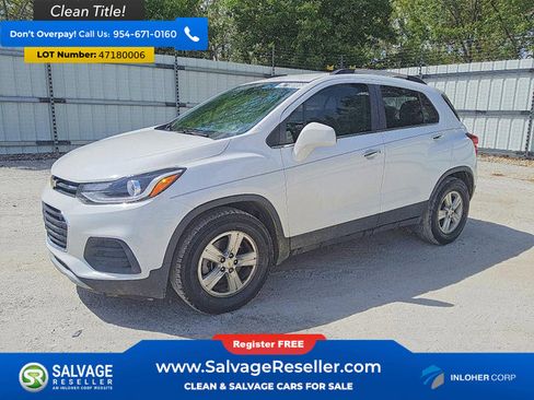 Used 2020 Chevrolet Trax LT w/ LT Convenience Package image 1