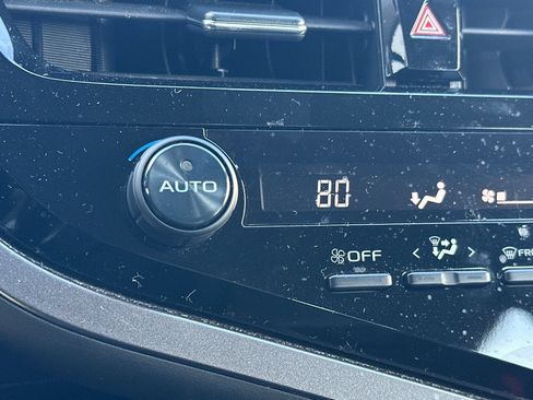 Used 2021 Toyota Camry SE FWD image 28