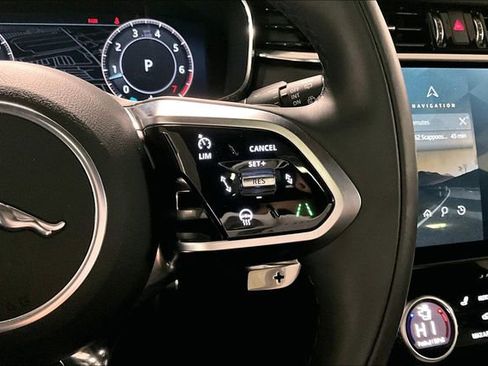 Certified 2025 Jaguar F-PACE R-Dynamic S image 21