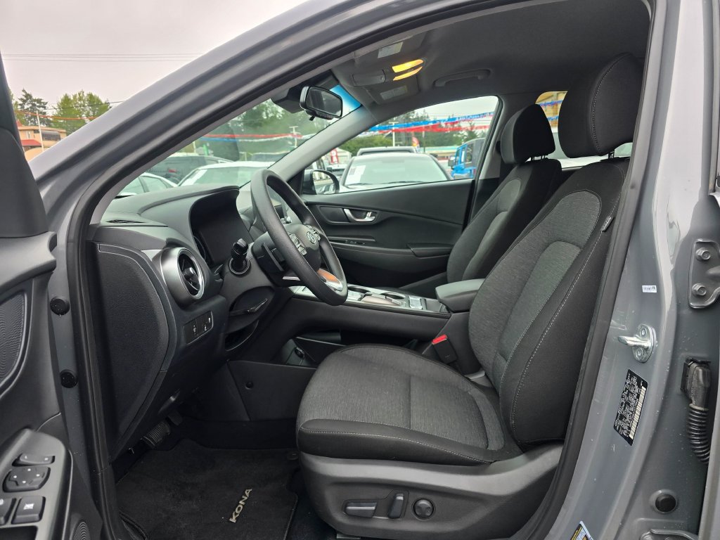 Used 2023 Hyundai Kona SE FWD image 18