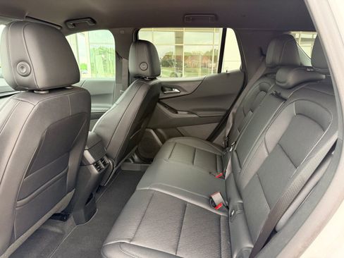 New 2026 Chevrolet Equinox LT w/ Convenience Package II FWD image 14