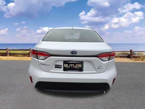 Used 2025 Toyota Corolla LE image 5