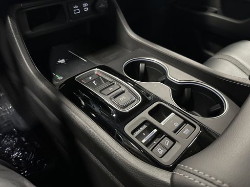 New 2025 Honda Pilot Touring image 30