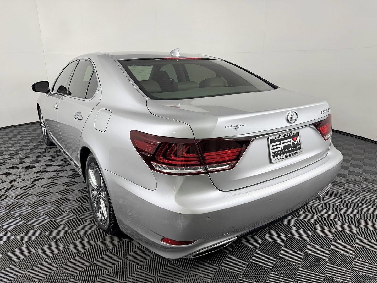 Used 2014 Lexus LS 460 w/ Comfort Package RWD image 16