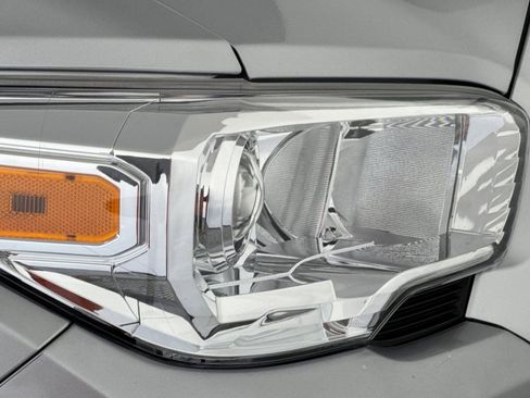 Used 2022 Toyota Tacoma SR5 image 10