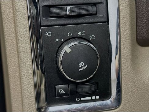 Used 2011 RAM 2500 Laramie image 10