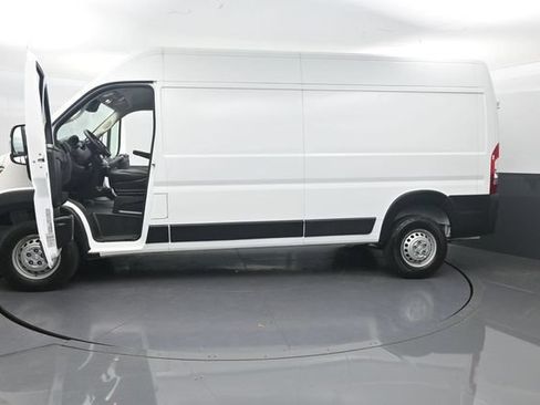 Used 2025 RAM ProMaster 2500 w/ Convenience Group FWD image 34